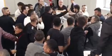 CHP Malatya İl Kongresinde Kavga Çıktı: Yumruklar Havada Uçuştu