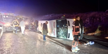 Öğrenci Gezi Minibüsü Devrildi: 1’i Ağır 14 Yaralı