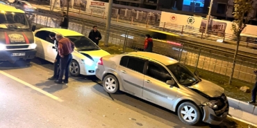 Alt Geçit Girişinde Zincirleme Kazalarda Trafiği Aksattı
