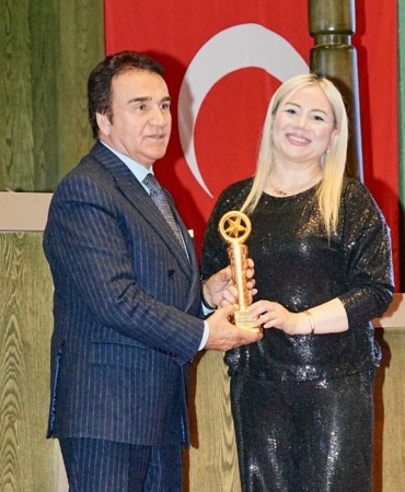 Battalgazi’nin Kadın Muhtarı Ulusal Platformda Ödüllendirildi