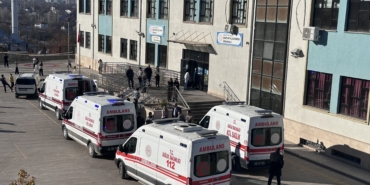 İlkokulda gıda zehirlenmesi şüphesi: 10 öğrenci hastaneye kaldırıldı