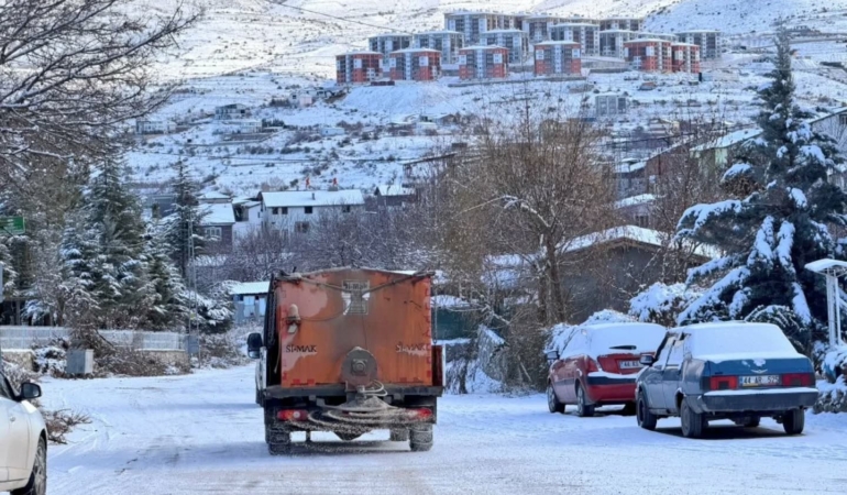 Kar Yağışı Nedeniyle Malatya’da Çok Sayıda Yol Ulaşıma Kapatıldı