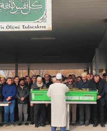 Kaza Kurbanı Genç Doktor Gözyaşları Arasında Defnedildi