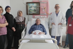 Malatya Eğitim ve Araştırma Hastanesinde Bir İlk: Aort Yırtığı Kapalı Yöntemle Onarıldı