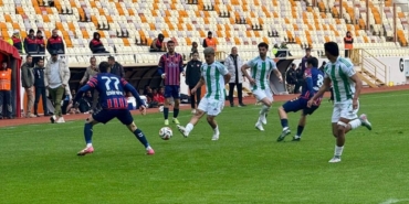 Malatya Yeşilyurtspor 9 Kişi Kalan Rakibini 1-0 Mağlup Etti