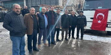 50 Metrelik Vinçle Türk Bayrağı Gökyüzünde Dalgalandı