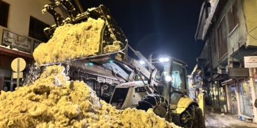 Arapgir’de karla mücadele çalışmaları gece boyunca sürdü