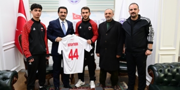 Battalgazi Belediyespor’un Milli Gururları Başkan Taşkın’ı Ziyaret Etti
