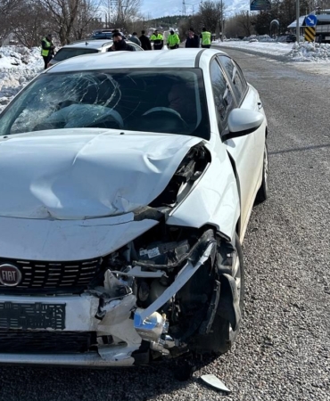 Doğanşehir Sürgü Mevkiinde Çift Araçlı Trafik Kazası: 3 Yaralı