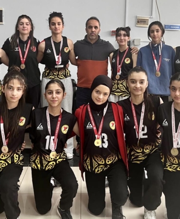 Gazi Ortaokulu’ndan Namağlup Yarı Final Başarısı