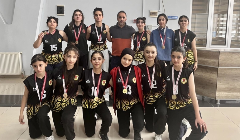 Gazi Ortaokulu’ndan Namağlup Yarı Final Başarısı