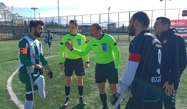 Malatya Büyükşehir Belediyespor Ampute Futbol Takımı Sahasında Lidere Boyun Eğdi