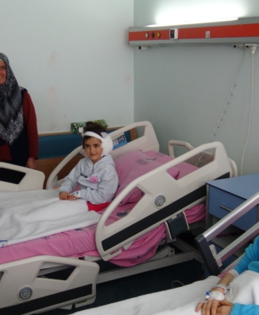 Malatya’da İki Kuzen Koklear İmplantla Yeniden Duymaya Başladı