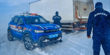 Malatya–Kayseri Karayolunda Çekici Ve Kamyonlara Kar Engeli