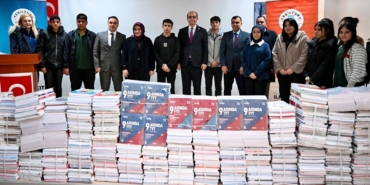 Yeşilyurt Belediyesi’nden Öğrencilere TYT-AYT Kaynak Kitap Desteği!