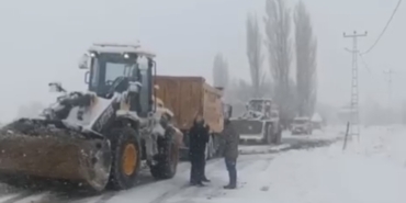 Darende’de Kara Saplanan Karayolları Ekibi Kurtarıldı