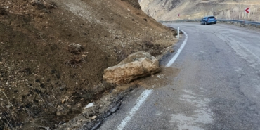 Darende–Elbistan Yolunda Heyelan Alarmı: Çatlaklar Ve Çökmeler Endişe Yarattı