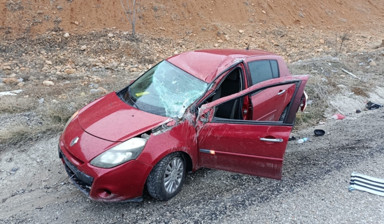 Doğanşehir’de Yağmur Kazaya Neden Oldu: Otomobil Şarampole Devrildi, 1 Yaralı