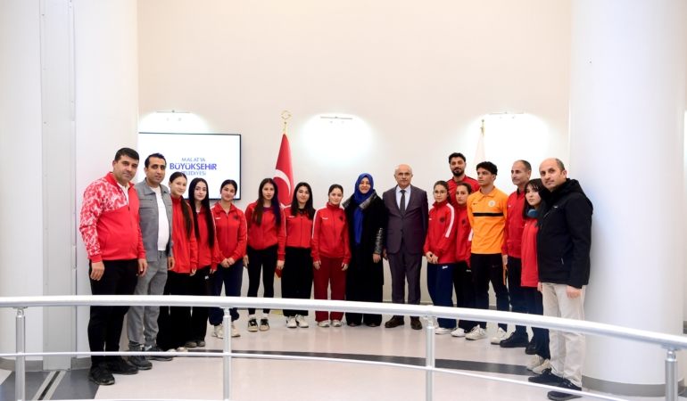 “Malatya’nın Her Bölgesinde  Spor Tesisi Olacak”
