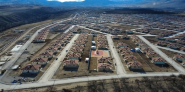 Akçadağ Ören Mahallesi’nde 382 Deprem Konutu Hak Sahiplerine Teslim Edildi