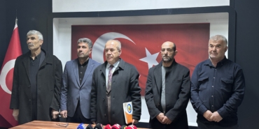 CHP’li Üyeler: İhraç kararı geri alınana kadar parti üyeliklerimizi askıya alıyoruz.”