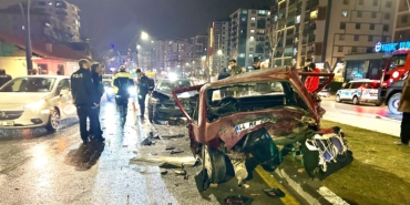 Tecde’de Feci Kaza: 3 Yaralı