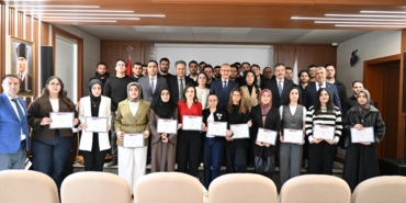 Vali Yavuz, Siber Vatan Programı Sertifikalarını Takdim Etti