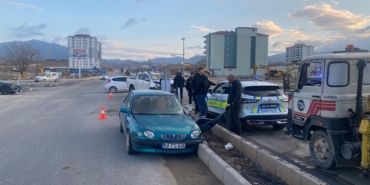 Yeşilyurt’ta Otomobil İle Pikap Çarpıştı: 1 Yaralı