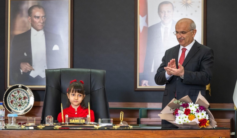 Başkan Sami Er Koltuğunu Ece Sayar’a Devretti