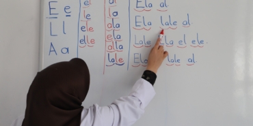 Battalgazi’de Okuma Yazma Seferberliği Yaşlı Vatandaşların Hayali Gerçek Oluyor