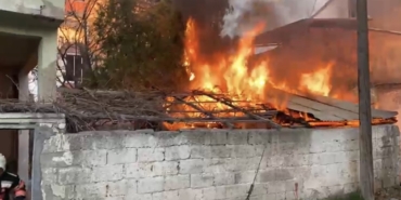 Gazi Mahallesi’nde Odunluk Yangını Paniğe Neden Oldu