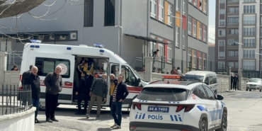 Lise Öğrencileri Arasında Bıçaklı Kavga: 4 Yaralı