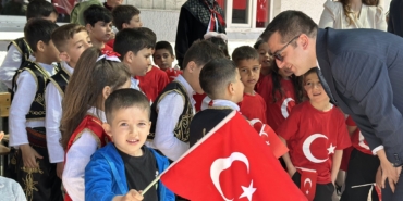 Yazıhan'da 23 Nisan Coşkusu: Kaymakam Kurt Öğrencilerle Bocce Oynadı
