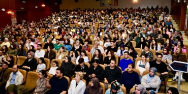 Yeşilyurt’ta “Duyulmayan Çocuk, Yorgun Anne-Baba, Kaybolan İletişim” Konferansına Yoğun İlgi