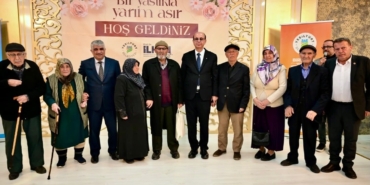 Yeşilyurt’ta ‘Bir Yastıkta Yarım Asır’ Programında Duygusal Buluşma