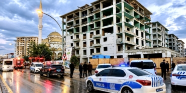 Bayram Öncesi Bir İşçi Eylemi Daha: İnşaatın Çatısına Çıkıp Haklarını Aradılar