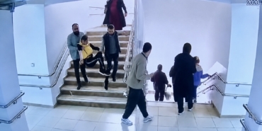 Depremde Kahraman Öğretmenler: Öğrencilerini Kucaklayıp Güvene Taşıdılar