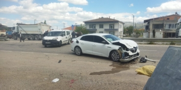 Doğanşehir’de İki Araç Çarpıştı: 2 Yaralı
