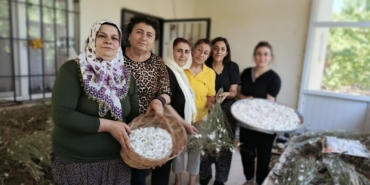 Hekimhanlı Kadınlar İpek Böceği Yetiştiriciliğine Yöneliyor