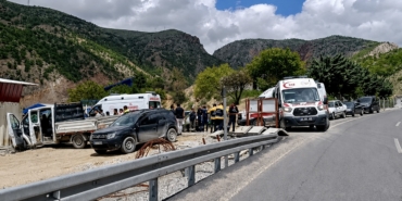 Malatya’da Kamyonet Şantiyeye Girdi: 3 Yaralı
