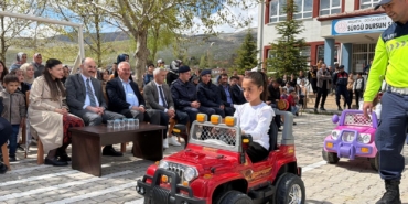 Miniklere Trafik Dersi: Jandarmadan Uygulamalı Eğitim