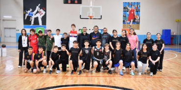 Yeşilyurt Belediyesi’nin Basketbol Turnuvasında Dostluk Ve Rekabet Bir Arada Yaşandı