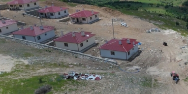 Ballıkaya Mahallesi'ndeki Deprem Konutlarında Teslim Gecikmesi Tepki Çekiyor