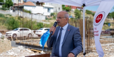 Başkan Er, Cami Temel Atma Töreninde Eksik Gördü Talimat Verdi