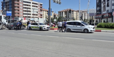 Sivil Ekip Aracı İle Motosiklet Çarpıştı