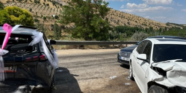 Düğün Konvoyunda Zincirleme Kaza: 4 Yaralı