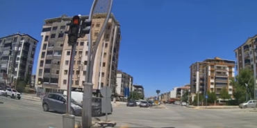 Kavşaktaki Kaza Kameraya Yansıdı