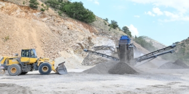 Malatya'da Mobil Konkasörlerle Yol Hizmetine Hız