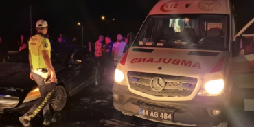 Virajı Alamayan Otomobil Karşı Şeride Geçti: 3 Yaralı