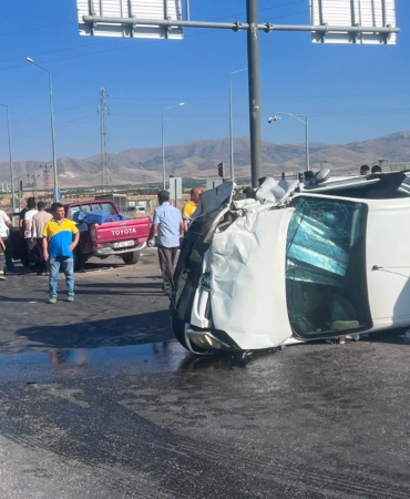 Akçadağ’da İki Otomobil Çarpıştı: 2 Yaralı